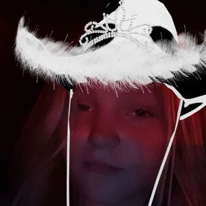 Meet your Posher, Ava